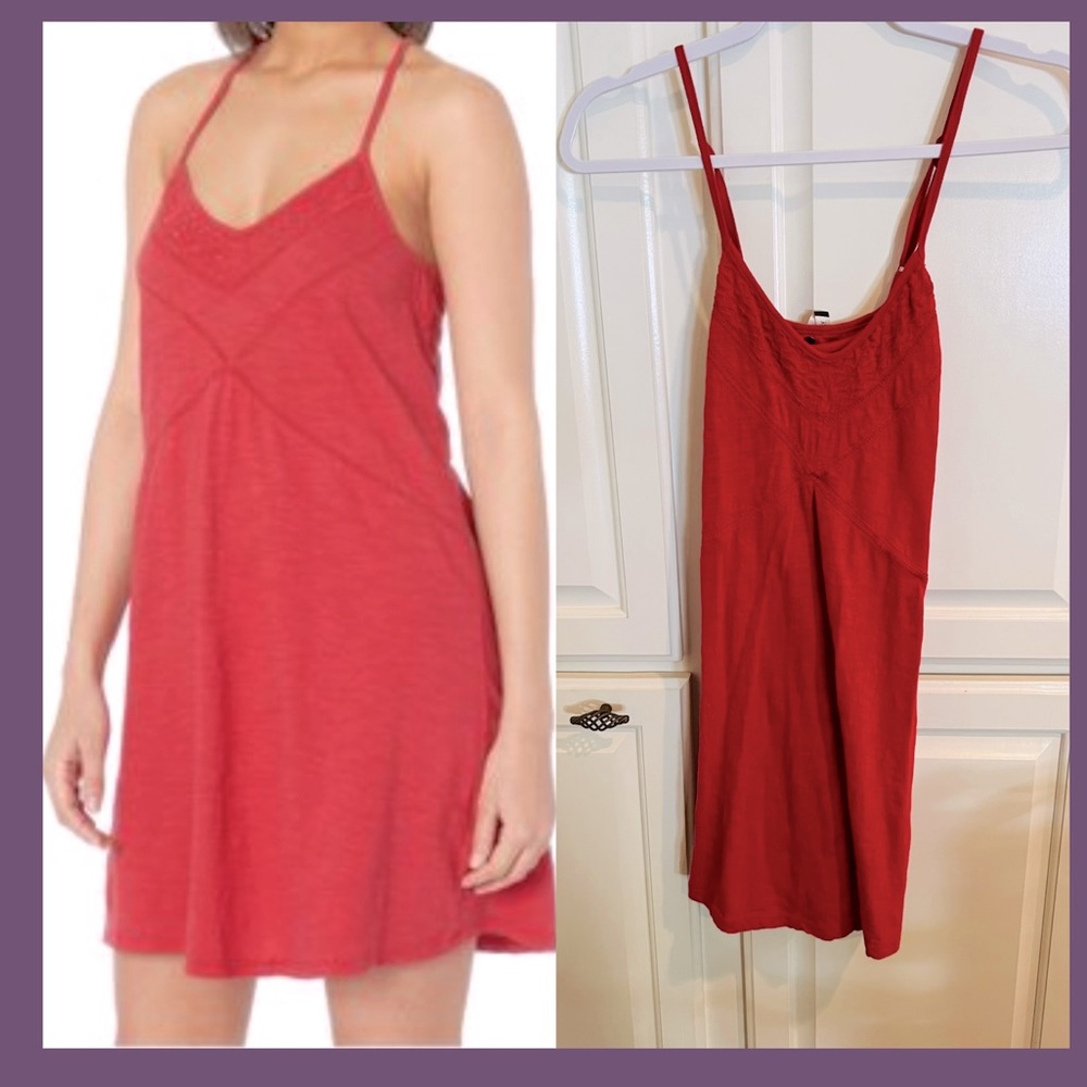 Roxy dress straps are adjustable size XS red new without tags